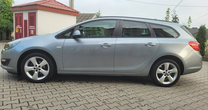 Opel Astra cena 26990 przebieg: 260000, rok produkcji 2014 z Brzesko małe 742